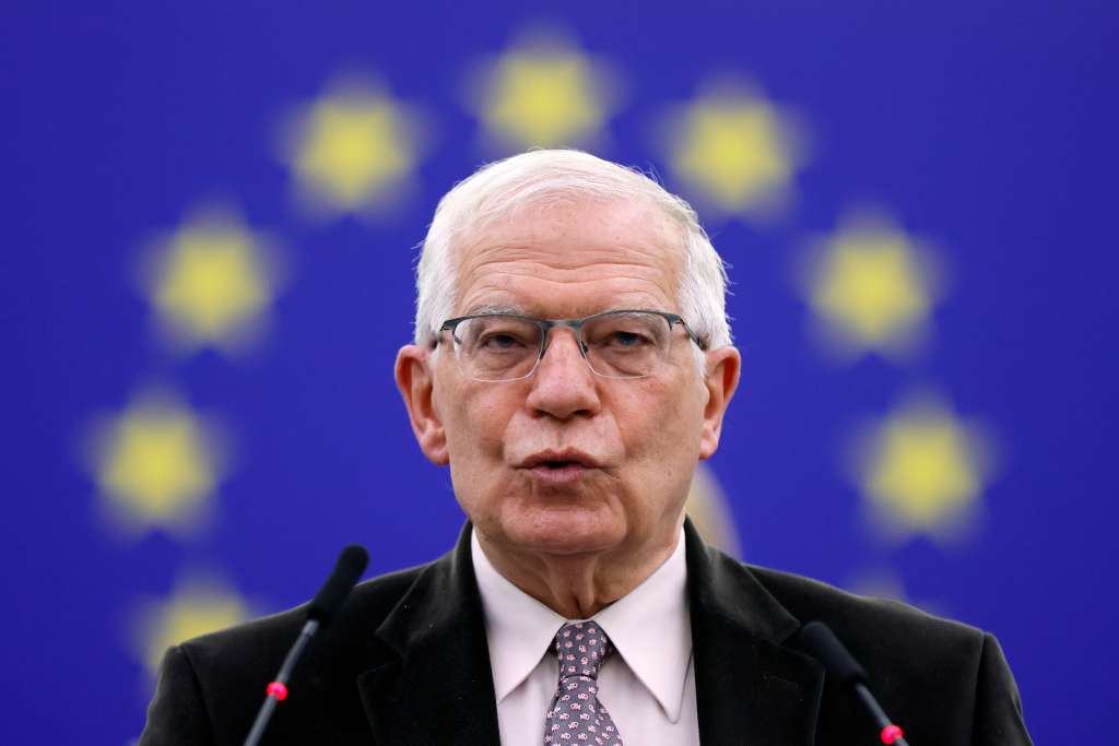 Strasbourg (France), 06/04/2022.- European Union foreign policy chief Josep Borrell delivers a speech during a debate at the European Parliament in Strasbourg, France, 06 April 2022. The European Parliament on 06 April will review the results of the European Council held on 24 and 25 March, focusing on the latest developments of the war in Ukraine and the EU sanctions against Russia. (Francia, Rusia, Ucrania, Estrasburgo) EFE/EPA/RONALD WITTEK
