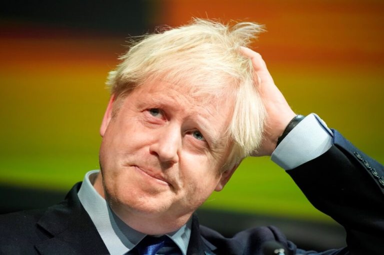 Boris Johnson salió del hospital donde estuvo internado por coronavirus