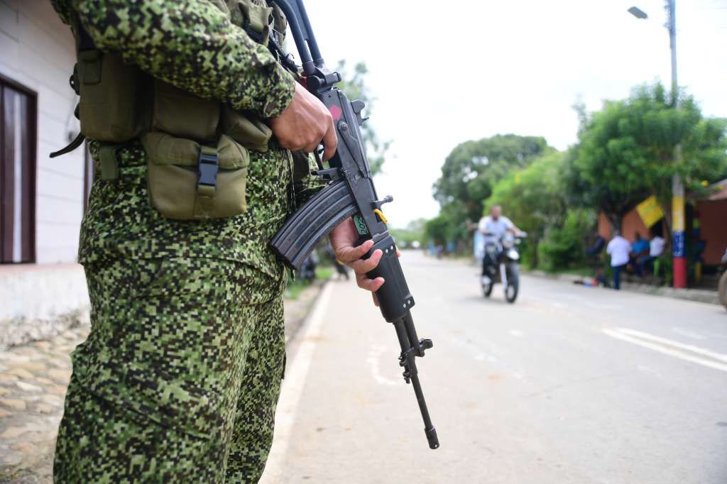 Integrantes de la Armada de Colombia - Infantería de Marina durante la Jornada de elecciones Circunscripciones Transitorias Especiales de PAZ en Bajo Grande