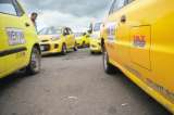 Taxistas, entre bloquear o aprovechar la tecnología
