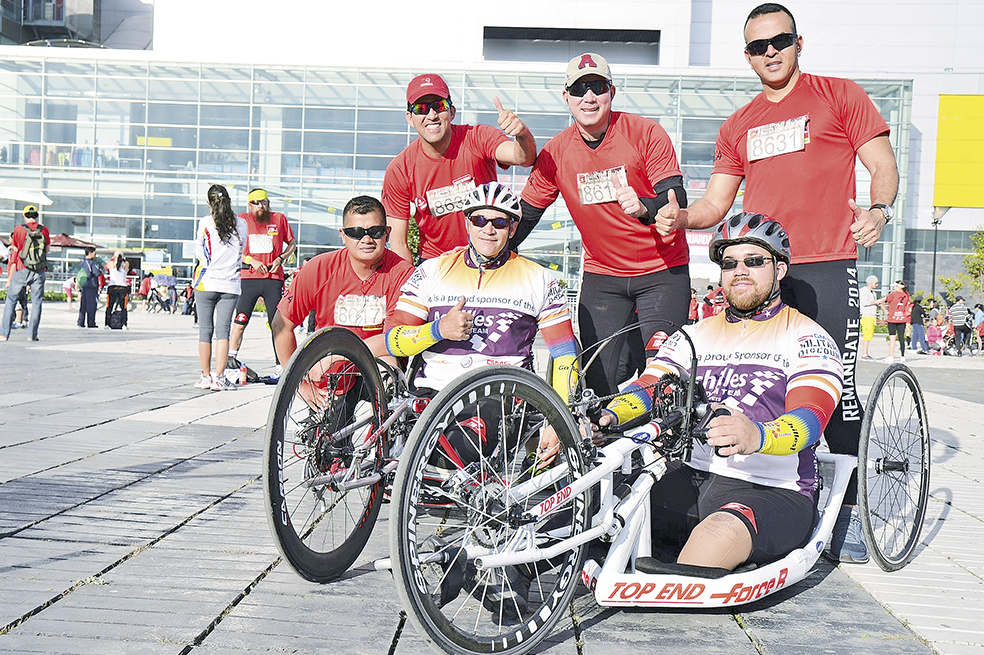 Discapacitados, atletas y corredores recreativos se encuentran en la carrera para mostrarle a los demás colombianos que este tipo de gestos deportivos sanan y aportan a la paz. / Cortesía Arcángeles