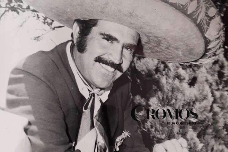 Vicente Fernández. Tenía 40 años y ya era un ídolo en su país, pero en 1980 Vicente Fernández Gómez decidió venir a Colombia.