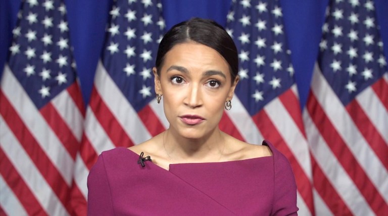Congresista Alexandria Ocasio-Cortez revela que fue agredida sexualmente