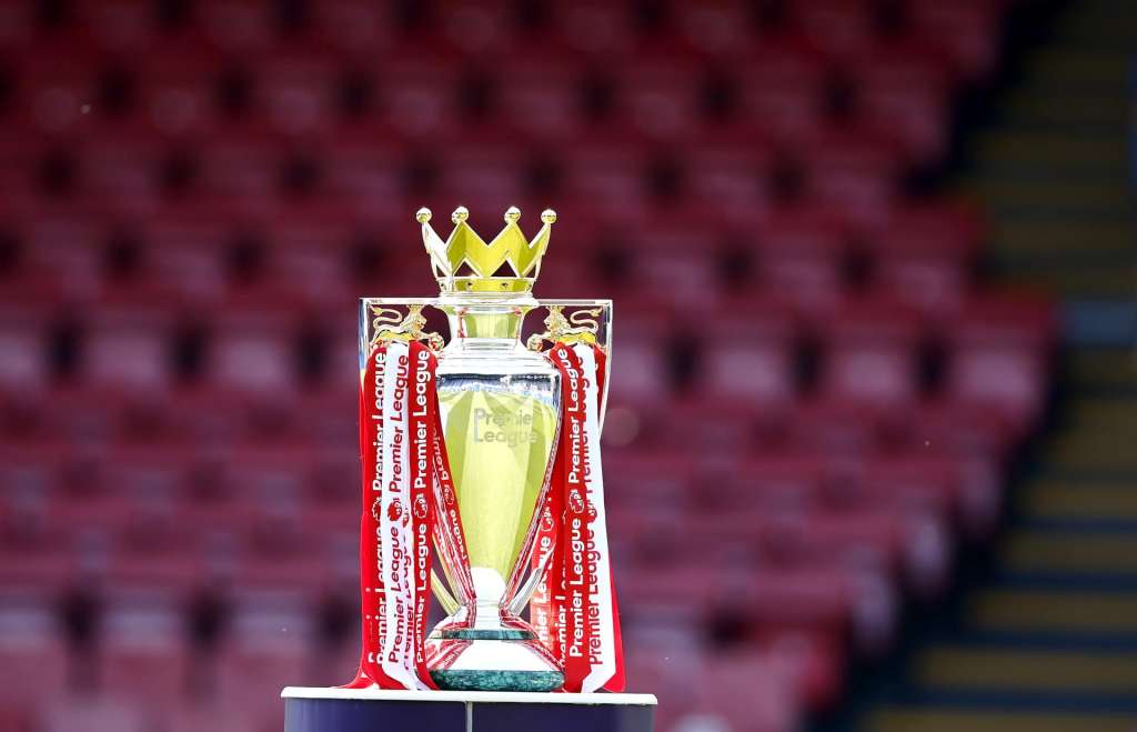 LONDON (United Kingdom), 24/05/2026.- The Premier League trophy on display at Selhurst Park stadium ahead of the English Premier League match Crystal Palace against Arsenal FC, in London, Britain, 24 May 2026. Arsenal will receive the trophy after the match, their first Premier League title in 22 years. (Reino Unido, Londres) EFE/EPA/TOLGA AKMEN EDITORIAL USE ONLY. No use with unauthorized audio, video, data, fixture lists, club/league logos, 'live' services or NFTs. Online in-match use limited to 120 images, no video emulation. No use in betting, games or single club/league/player publications.