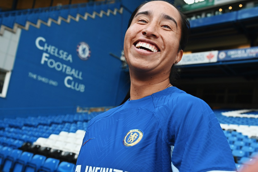 Este viernes la colombiana Mayra Ramírez fue presentada como jugadora oficial del Chelsea de la Premier League inglesa.