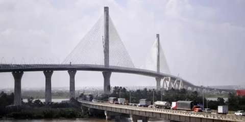 No hay quien tumbe el antiguo puente Pumarejo, en Barranquilla