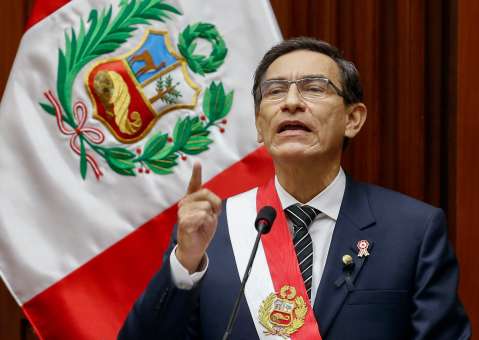 Organizaciones internacionales cuestionan la destitución de Martín Vizcarra