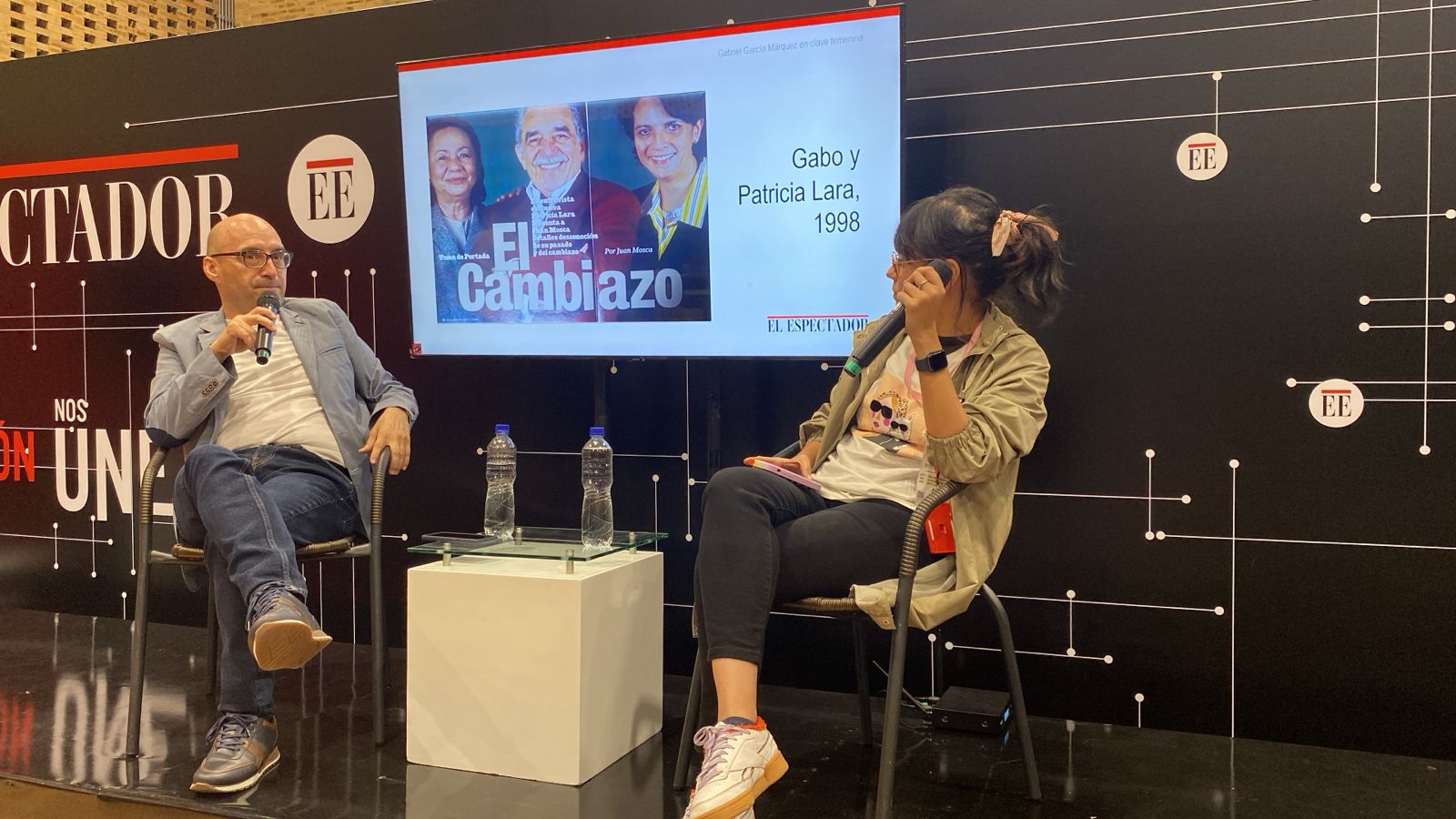 Los periodistas Nelson Fredy Padilla y Camila Eslava, hablaron sobre las mujeres en la literatura de Gabriel García Márquez.