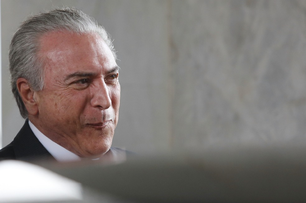 Michel Temer tras una reunión con el equipo de Dilma Rousseff en Brasilia, en enero de este año. / AFP