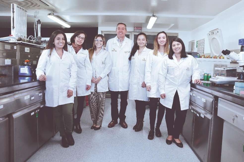 De izquierda a derecha: Alejandra Riveros Cortés, Camila Castro, Natalia Suárez, Juan Carlos Briceño, Diana Herrera Valenzuela, Lorena Cárdenas y Vivian Talero Niño. / Óscar Pérez - El Espectador