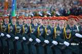 Bielorrusia ignora las precauciones y celebra con desfile militar el Día de la Victoria