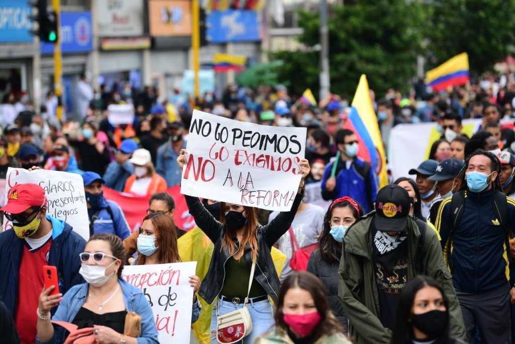 Manifestantes durante la segunda jornada de paro nacional.