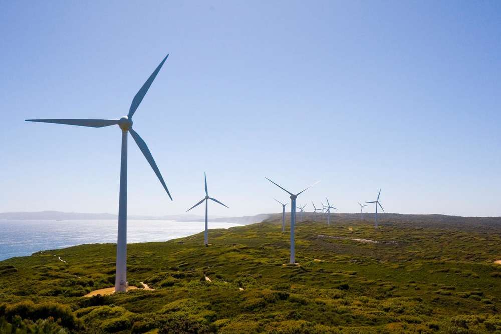 Los costos de la energía eólica y solar se han reducido en un 85% desde 2010.