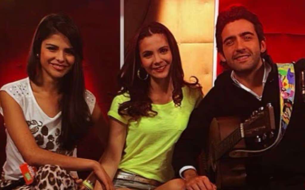 Valentina Arbeláez (centro), junto con Stephania Duque y el cantante Alejandro González.
