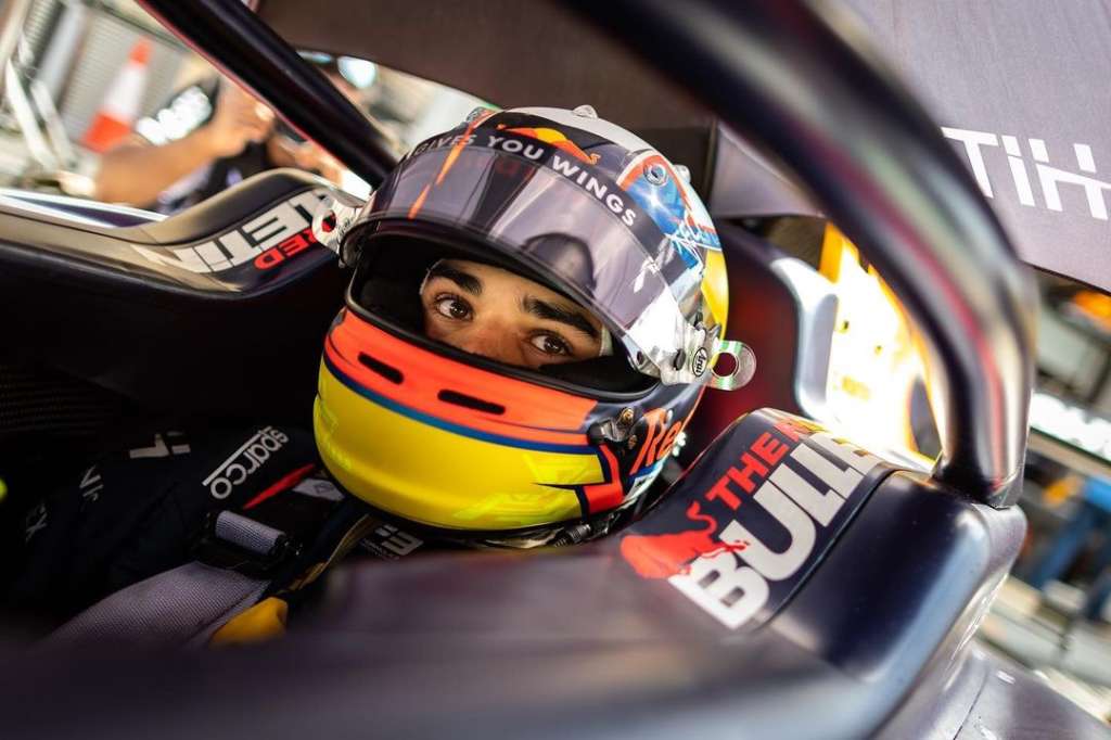 Sebastián Montoya en la previa del sprint race de Melbourne, Australia.