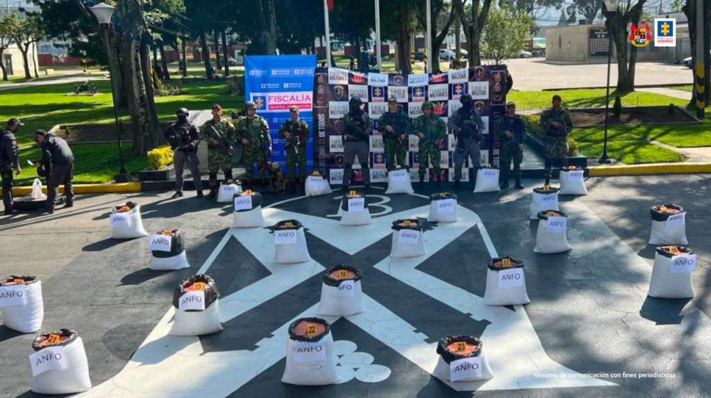 Las autoridades incautaron un total de 1.163 kilos de nitrato de amonio.