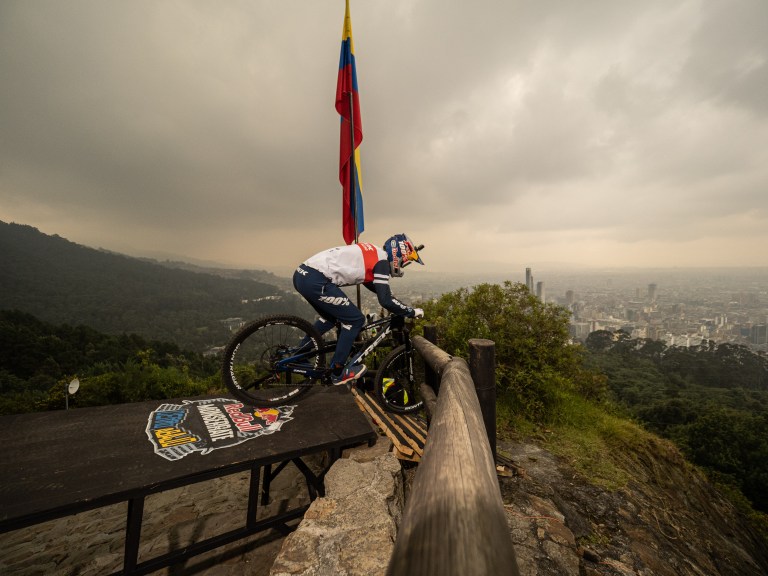 Las calles de la Comuna 13 vivirán una nueva edición de la Red Bull Cerro Abajo