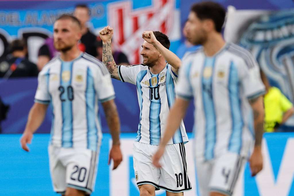 GR3114. KANSAS (ESTADOS UNIDOS), 16/06/2026.- Lionel Messi de Argentina celebra un gol este martes, en un partido del grupo J del Mundial de la FIFA 2026 entre Argentina y Argelia en el estadio Arrowhead en Kansas (Estados Unidos). EFE/ Juan Ignacio Roncoroni