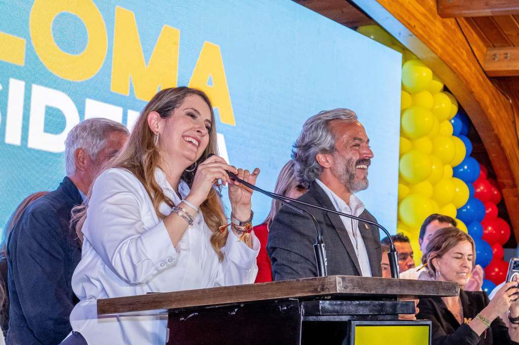 Paloma Valencia y Juan Daniel Oviedo tras los resultados de la Gran Consulta por Colombia el pasado 8 de marzo.