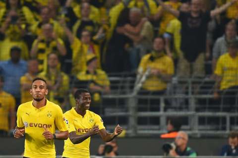 Doblete de Adrián Ramos selló el triunfo del Borussia Dortmund