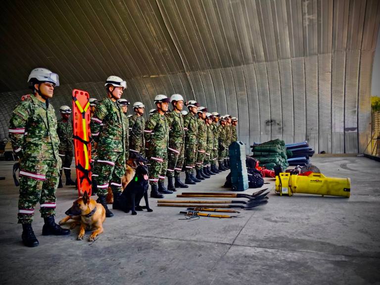 Temblor en Colombia: Ejército alista cinco pelotones de rescatistas para atender emergencias