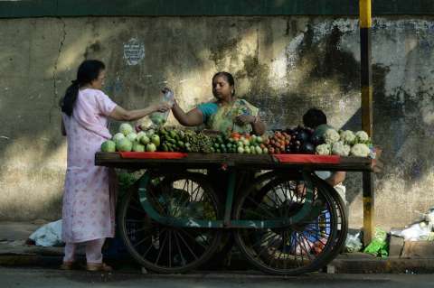 ¿Qué sucede con los vendedores ambulantes en la India?
