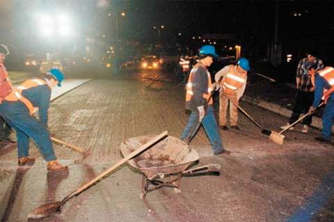 Petro anuncia reparación de tres millones de metros cuadrados de vías