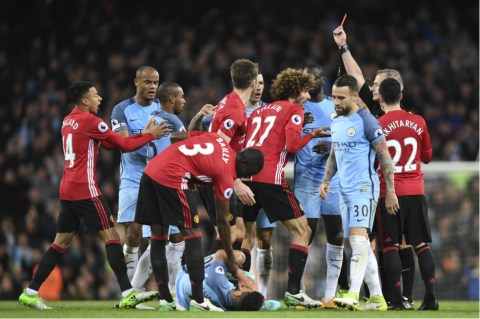 Empate sin goles entre City y United en el derbi de Manchester