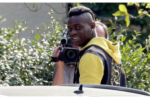 Balotelli dice que se va a esforzar en "trabajar y no hablar" en el Milan