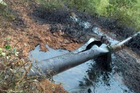 En Arauca incendian cuatro piscinas con 2.600 barriles de petróleo