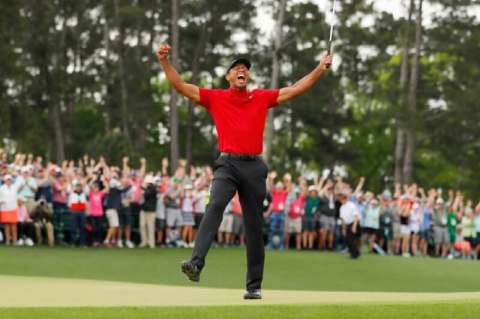 El rey del golf recuperó su trono