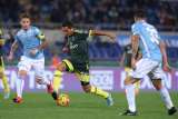 Carlos Bacca marcó en el triunfo de Milan 3-1 sobre Lazio