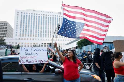 Redadas migratorias, protestas y soldados: una semana de crisis en California