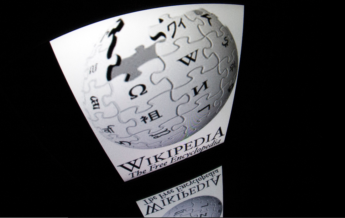 Wikipedia fue creada sin ánimo de lucro el 15 de enero de 2001.