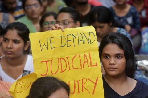 La violación y posterior asesinato de una residente desata huelga médica en India