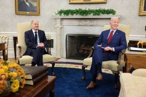 Biden y Scholz prometen apoyar a Ucrania “el tiempo que haga falta”