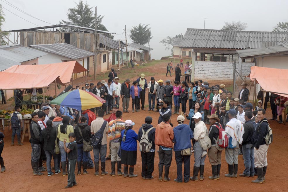 En Ortega, en el noroccidente del Cauca, 169 paramilitares se reintegraron con su comunidad con la ayuda de la Agencia Colombiana para la Reintegración. / Fotos: Fabio Posada
