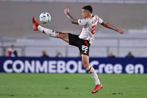 “Una máquina de errar pases”: críticas duras a Kevin Castaño en River Plate
