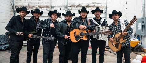 La banda que ha ocupado el #1 en los listados junto a Bad Bunny llega a Colombia