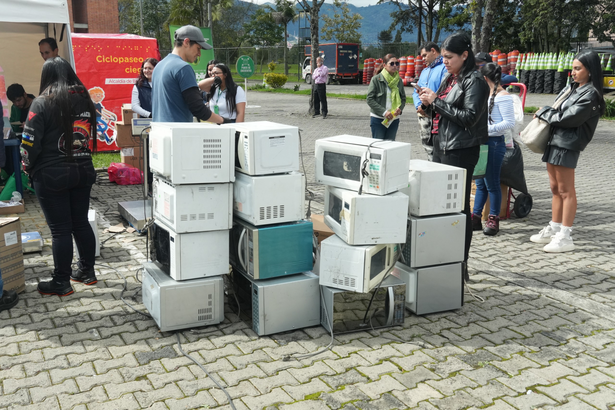 14 programas postconsumo y empresas gestoras de residuos se encargaron de la gestión de los residuos.