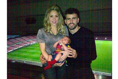 La primera foto de la familia Piqué Mebarak