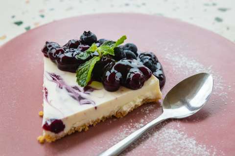 Receta: así se prepara un pie de frambuesa y arándanos