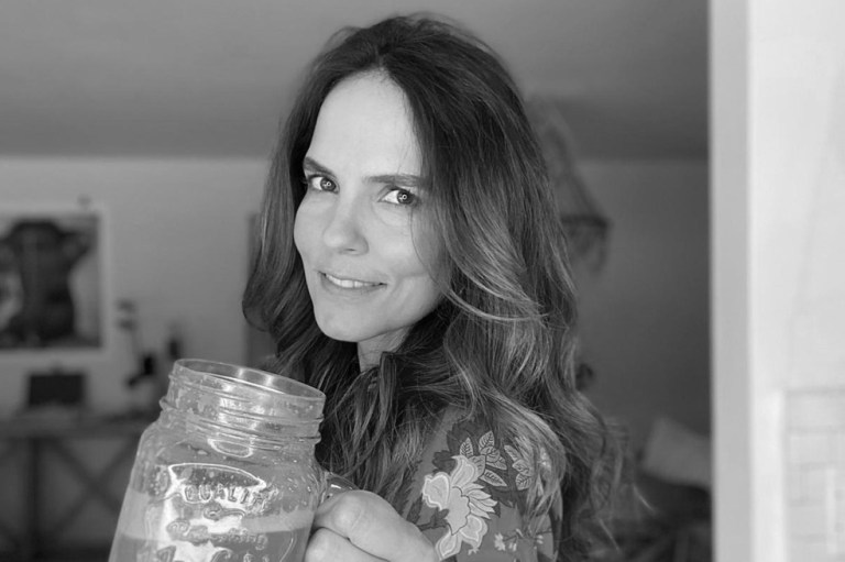 Catalina Aristizabal le enseña a preparar un pad thai de brócoli en salsa de tamarindo