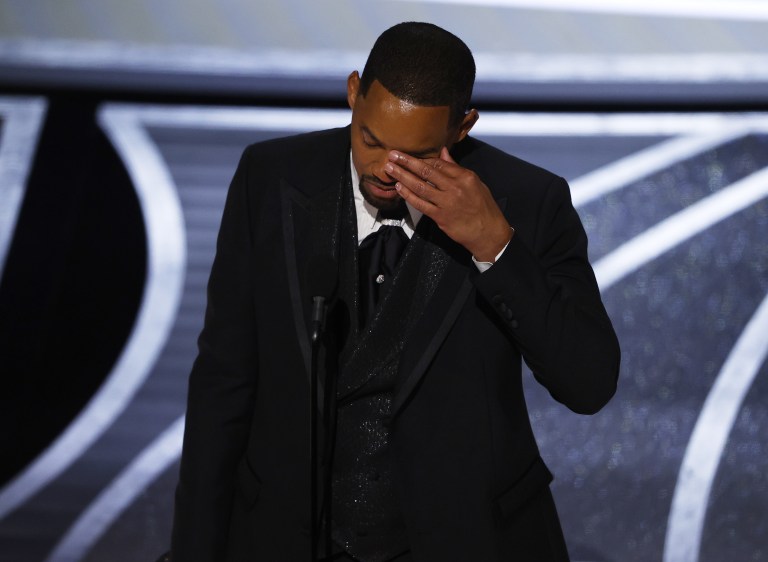 Academia de Hollywood prohíbe a Will Smith asistir a los Óscar por 10 años
