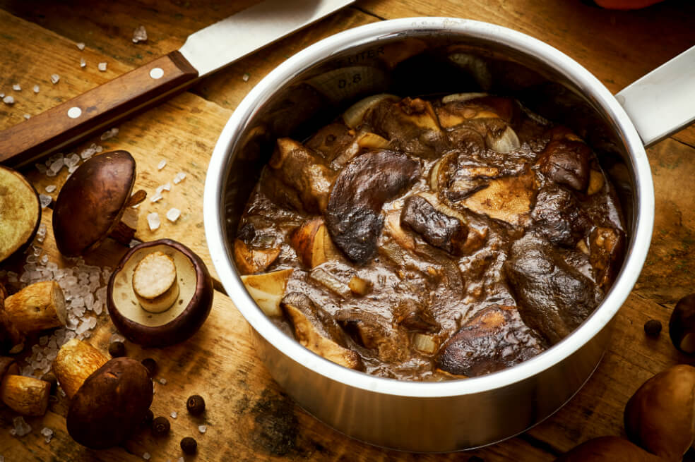 El dip de champiñones es una receta fácil y deliciosa para hacer en casa.  / Getty Images