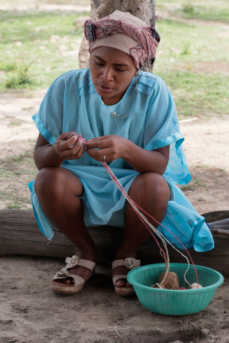 La reivindicación de la mochila wayúu, el motor de la economía en La Guajira