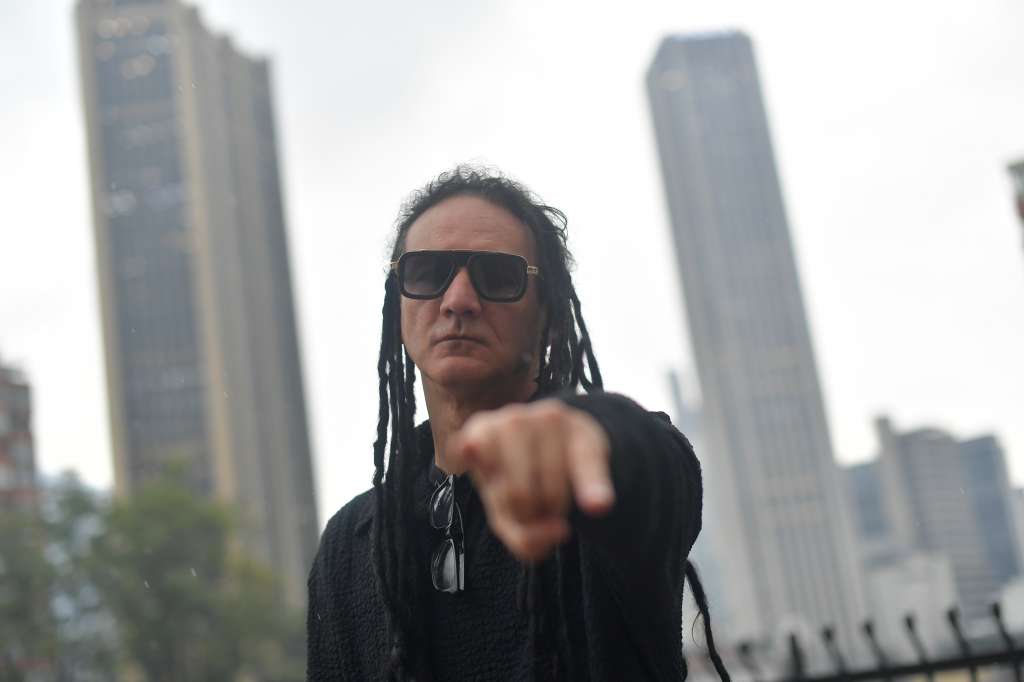 Vocalista de La Pestilencia.