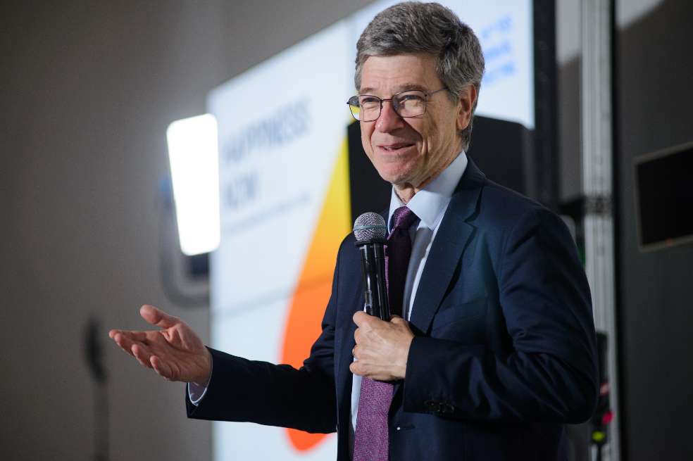 En la imagen, el economista norteamericano Jeffrey Sachs ofrece una conferencia.