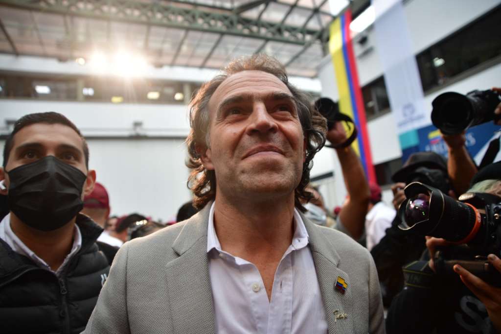 Imágenes de la inscripción de Federico Gutiérrez y Rodrigo Lara como fórmula del Equipo por Colombia