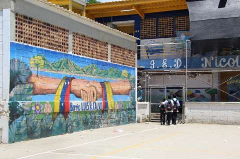 Familias venezolanas esperan regularizarse en Colombia pese a demoras del PEP Tutor